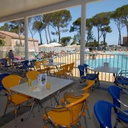 בית נופש La Maison Bleue קאלביסון