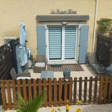 度假居 La Maison Bleue 卡勒维松