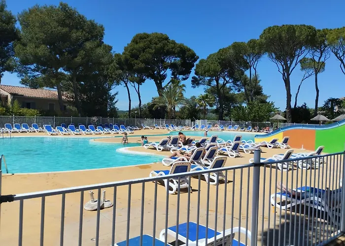 بيت للعطل La Maison Bleue كالفيسون