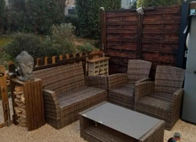 La Maison Bleue بيت للعطل *